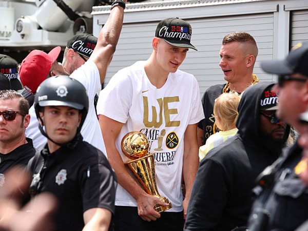 הכדורסלן הטוב בעולם (Getty)