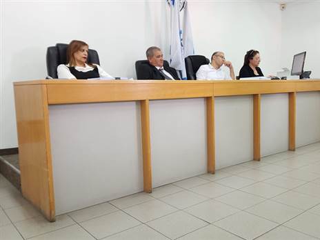 בית הדין. משרת את הקבוצות הקטנות