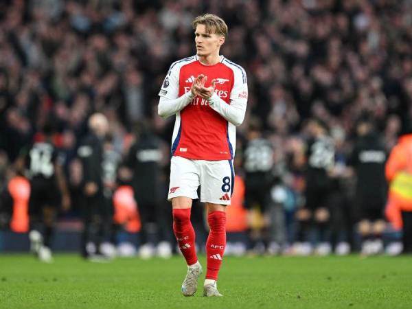 ארסנל רוצה להישאר בתמונה (GETTY)