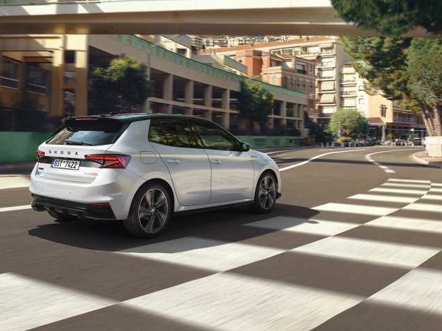 חזקה יותר, מהירה יותר, מונמכת יותר