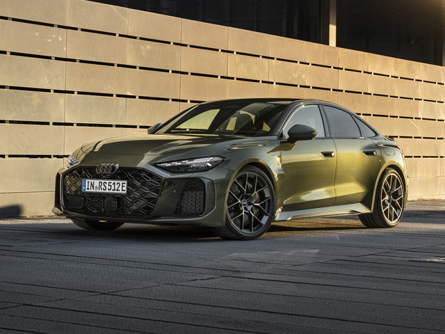 למנוע ה-V6 בנפח 2.9 ליטר נוספו כמה עשרות סוסים, אבל עכשיו יש גם סיוע חשמלי