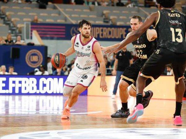 הכדור אצלו ביד (Loic Baratoux/Icon Sport via Getty Images)