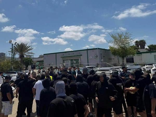 בלאגן במתחם (צילום: הקופים הירוקים)