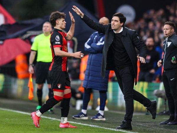 איראולה וקרקז. יתאחדו באנפילד (Robin Jones - AFC Bournemouth/AFC Bournemouth via Getty Images)