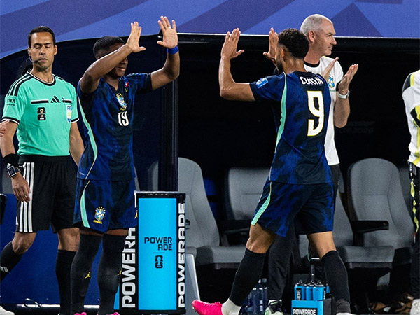 אנדריק וקונייה. ברור את מי הקהל מעדיף (MI News/NurPhoto via Getty Images)