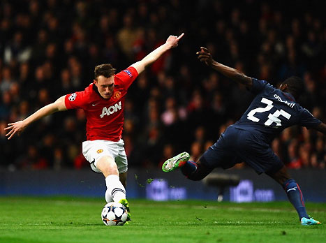 ג'ונס מול קמפבל, מאבק רציני באולד טראפורד (gettyimages)