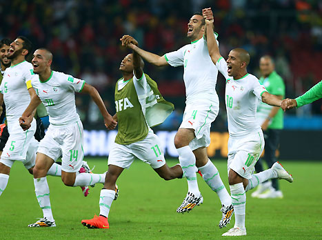 האלג'יראים בקרב ראש בראש על הכרטיס (gettyimages)