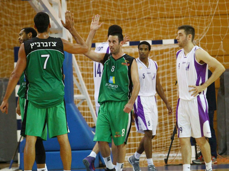 הישווה את שיא הקריירה. יבזורי (עודד קרני, איגוד הכדורסל)