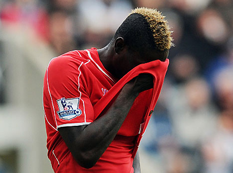 על הפנים, ליברפול ובאלוטלי  ממשיכים ביכולת הגרועה  (gettyimages)