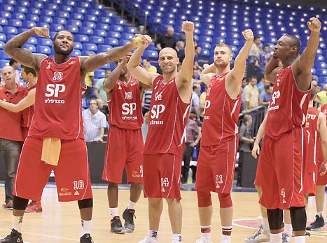 נוגע באושר. רביב לימונד (צילום: אלן שיבר)