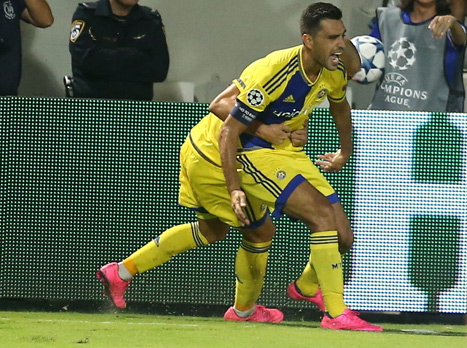 זהבי. גולדהאר לא רוצה לשחרר אותו (אלן שיבר)