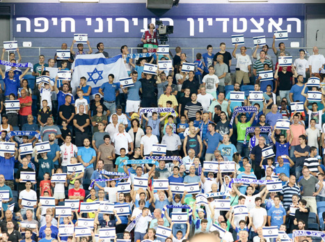 גם הקהל נהנה מהמשחק המצויין