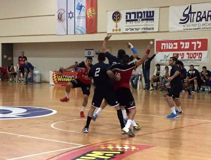 לראשונה בתולדותיה: אשדוד בפסגה (צילום: הפועל אשדוד)