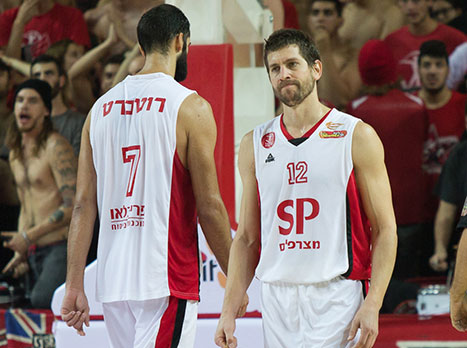 הקפטן האדום מאוכזב מעצמו ומהקבוצה (צילום: עודד קרני)