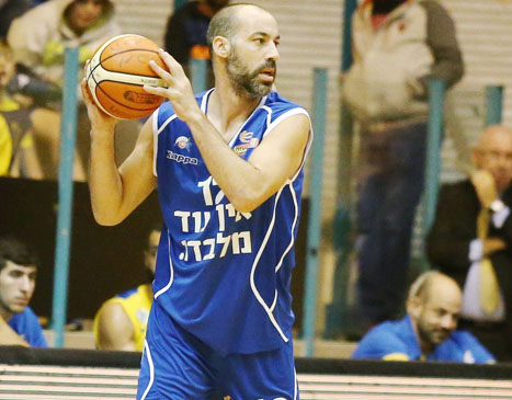 טפירו התעמת עם נתי כהן (עודד קרני)