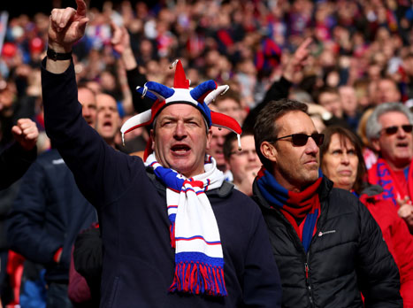 עכשיו תביאו את יונייטד. אוהדי פאלאס בעננים (gettyimages)