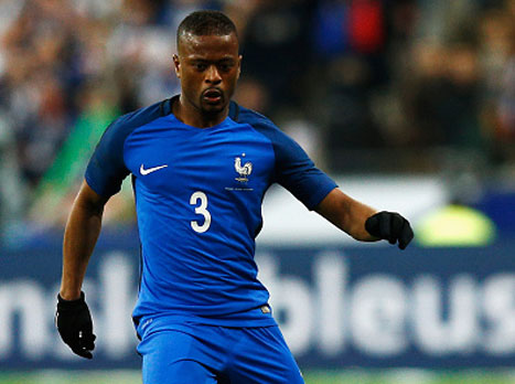 אברה תוקף את חברו לנבחרת (gettyimages)