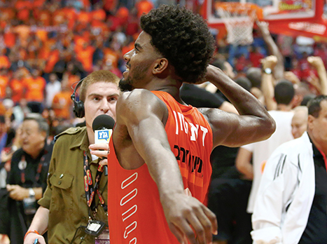 יישאר? שון דוסון חוגג (אלן שיבר)