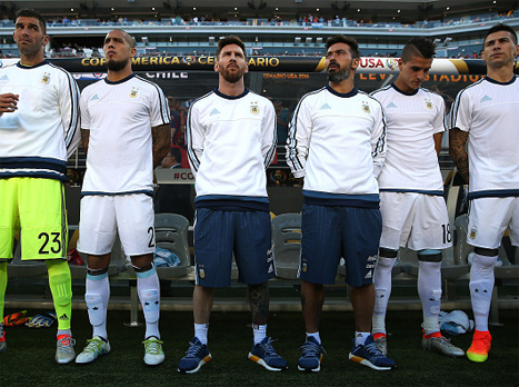 שוב על הספסל? (Getty)