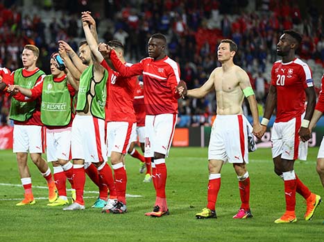 שווייץ עברה לראשונה את שלב הבתים (GETTYIMAGES)