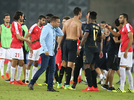 בכר והשחקנים מאוכזבים (אלן שיבר)