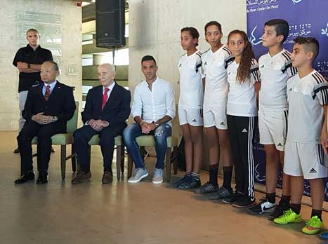 זהבי במהלך הביקור