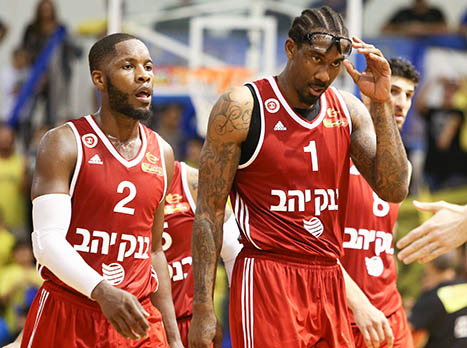 הרבה על הכתפיים שלו. סטודמאייר (צילום: דני מרון)