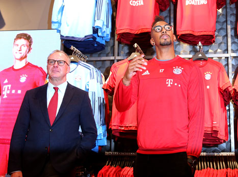 בואטנג לצד רומיניגה. ספג נזיפה (Getty)