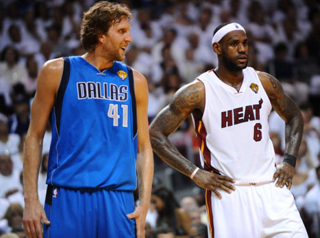 נוביצקי עשה צדק פואטי ונקם בלברון (getty)