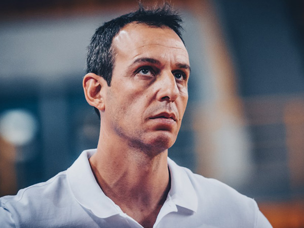 קטש. "כמו שהיה שחקן מיוחד, הוא מאמן מאוד מיוחד" (פיב"א)