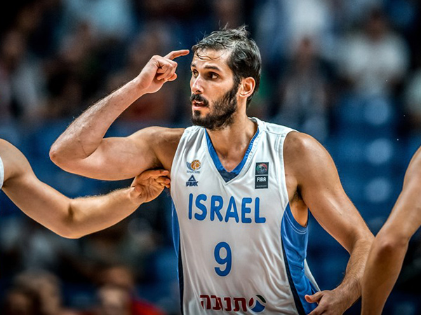 לא האיש ללכת אליו כשההתקפה תקועה. כספי (FIBA)