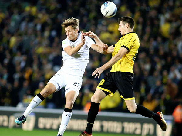 קרויף החליט לא להכניס את קיארטנסון: "שוינפלד התאים יותר" (אלן שיבר)