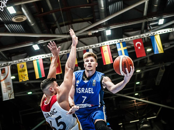 (FIBA)