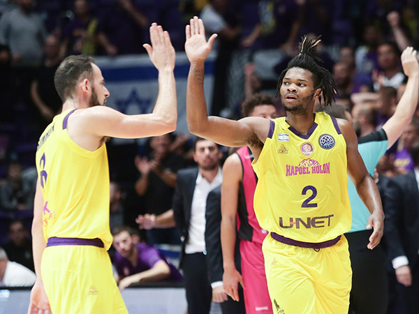 (FIBA)