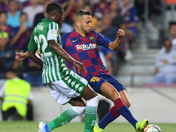 בחוץ לשלושה שבועות. אלבה (צילום: getty)