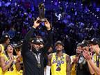 קינג זוכה: LA לייקרס מחזיקת גביע ה-NBA