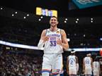 שחקן ה-NBA לשעבר שמוכר את הגרביים שלו