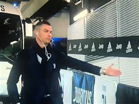 כמו סן פאולו: אוהדי נאפולי שרים מהמרפסות