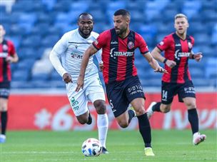 המשחק נפתח עם יותר איומים של המארחת (מאור אלקסלסי)