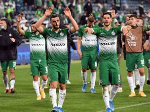 חיפה חגגה ארוכות בסיום (ברני ארדוב)