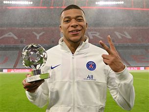 אמבפה. צמד של השחקן המצטיין (Getty)