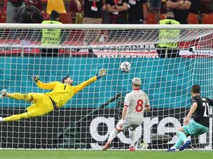 המשחק הפורה ביותר בטורניר עד כה גם סיפק לנו את ההצלה הגדולה ביותר שלו (Getty)