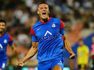 חתום על השער השני. סבטקוביץ' (לירון מולדובן)