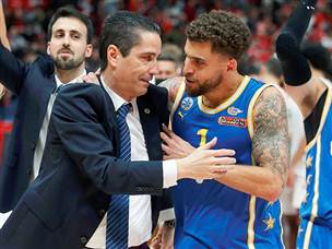 משחק חלש שלו לא מנע ממנו לחגוג בסיום. ווילבקין (אלן שיבר)