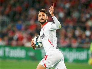 הציל אותם פעם נוספת. יחזקאל (אלן שיבר)