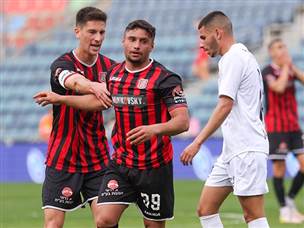 זדה והחברים עדיין בצרות (דני מרון)