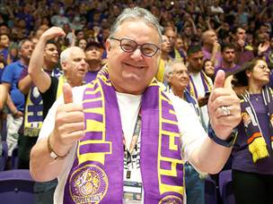 גם שלמה אייזיק לבש חג (צילום: אלן שיבר)