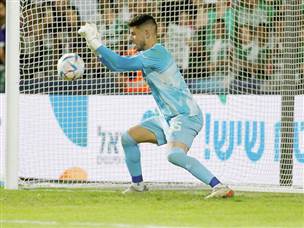 סיפק 2 הצלות קריטיות בפנדלים. גלזר (אלן שיבר)