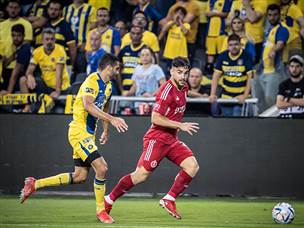 הכדורגל המשיך (צילום: אלן שיבר)