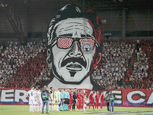 אוהדי ב"ש הגיעו עם תפאורה מרשימה (אלן שיבר)